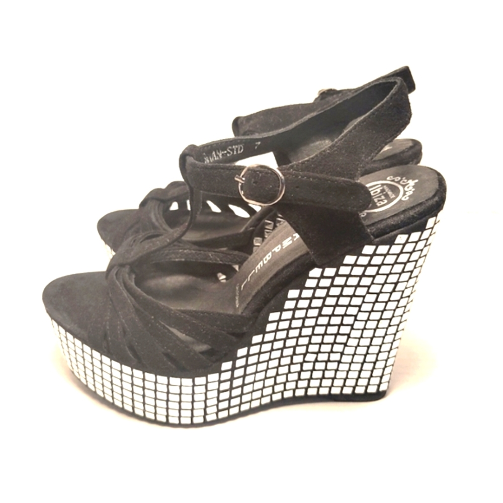 NWOT JEFFREY CAMPBELL Swan Studded T-Strap Wedges